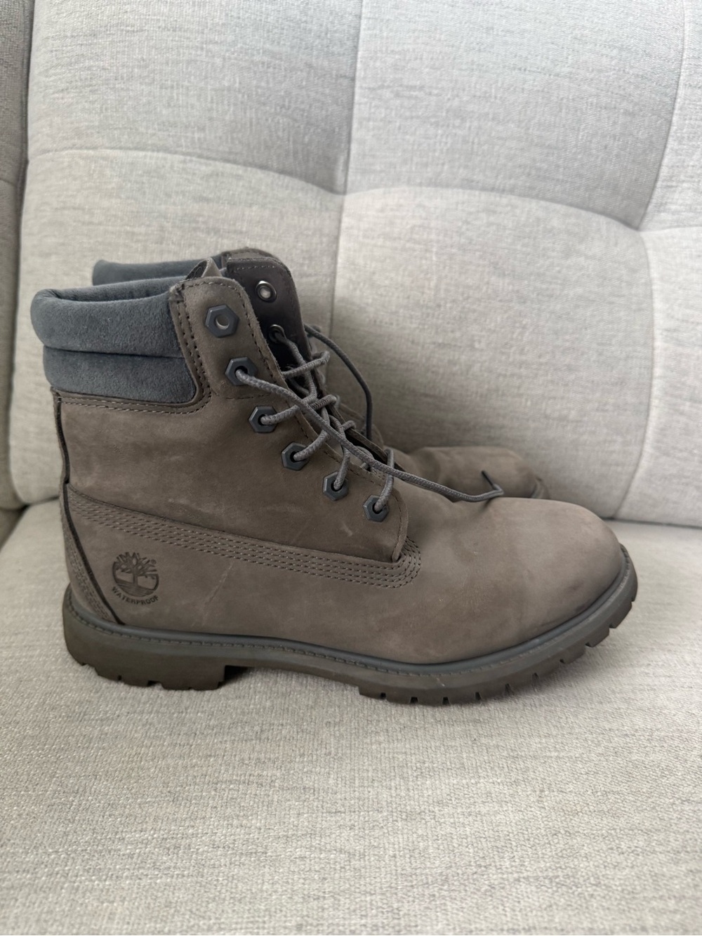 Timberland Women’s Gray Nubuck 6-Inch Lace-Up Boot